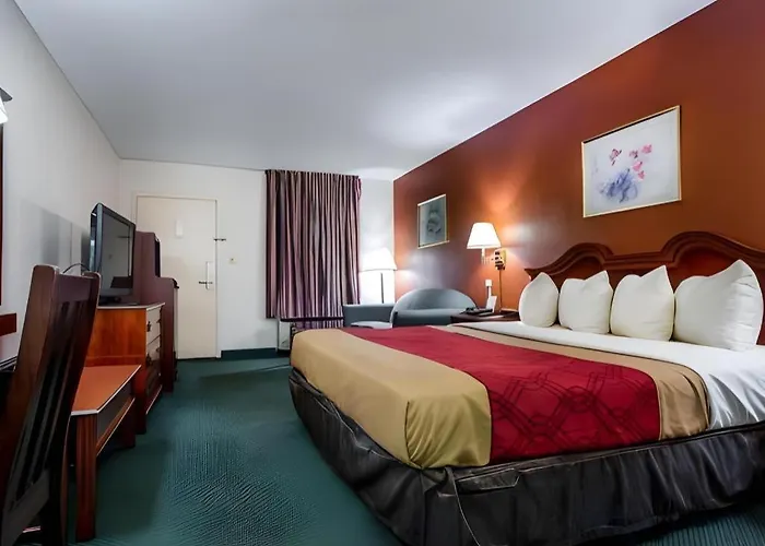 Econo Lodge South