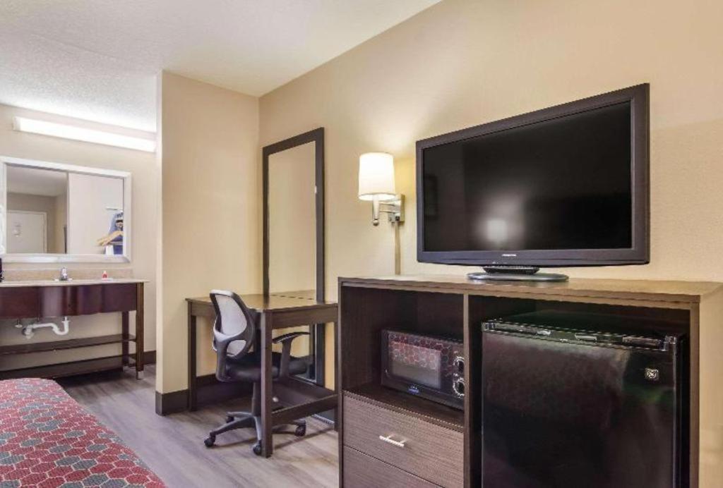 Hotel Econo South Garner