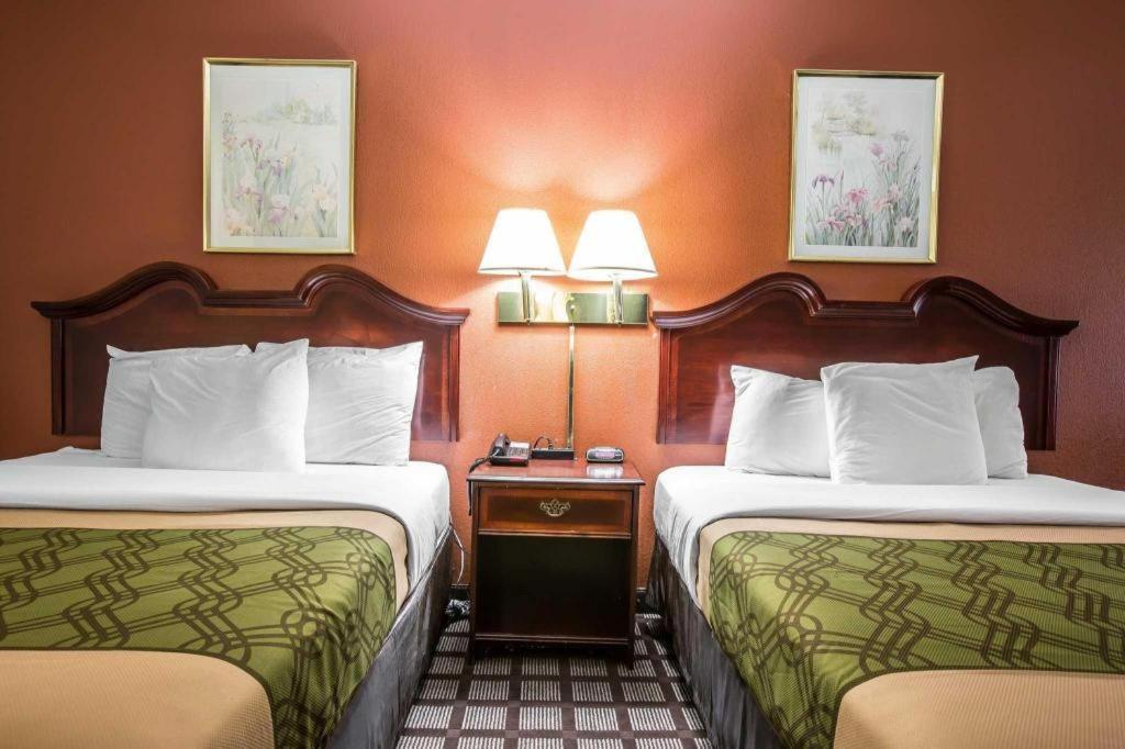 Econo South Hotel