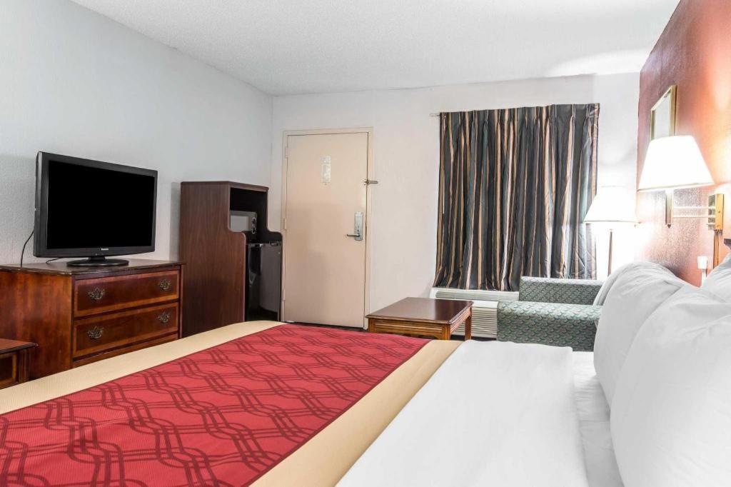 Econo South Hotel Garner
