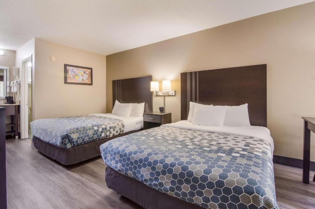 Econo South Hotel Garner