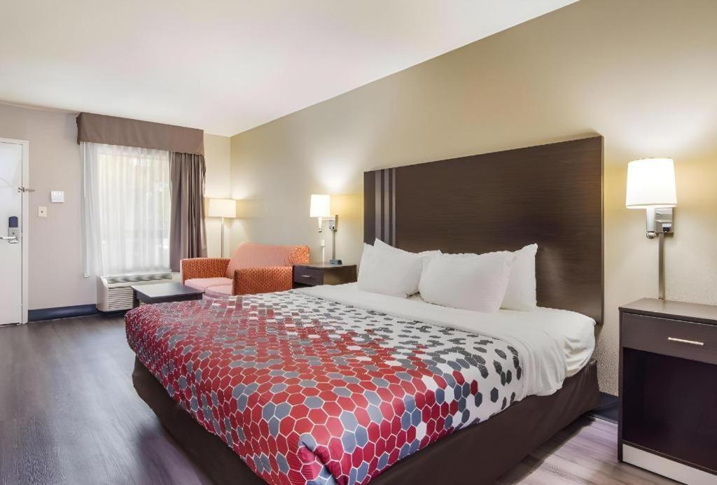 Hotel Econo South