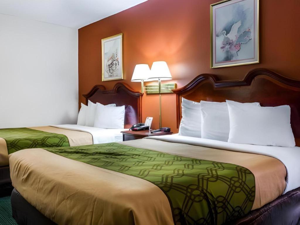 Econo South Lodge *