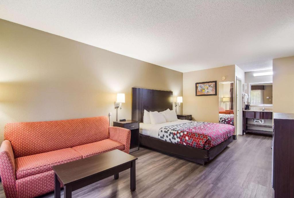 Hotel Econo South Garner